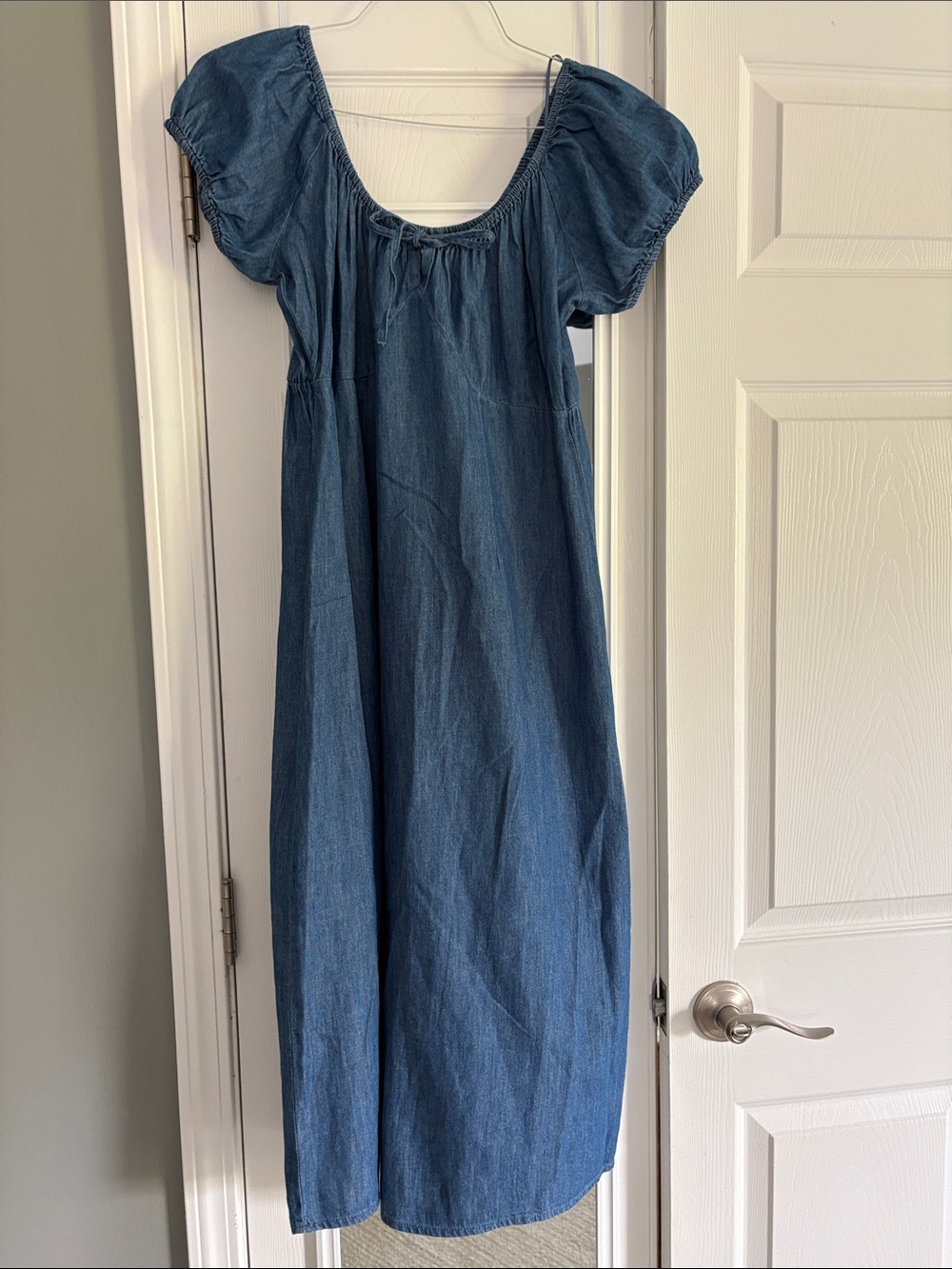Old Navy NWT  Puff-Sleeve Denim Maxi Dress